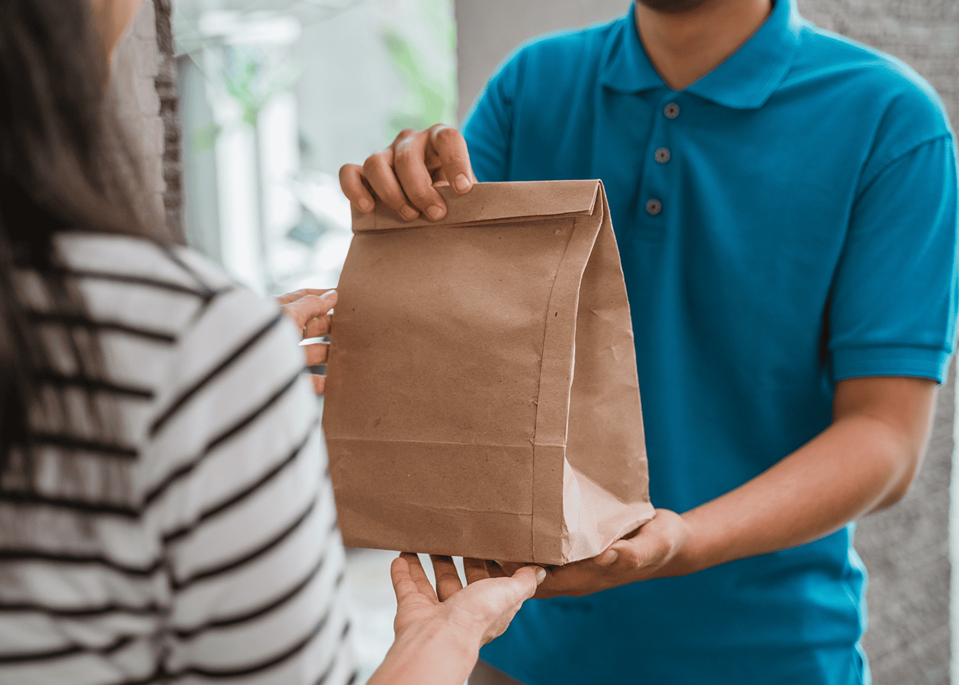 Food-delivery-at-door