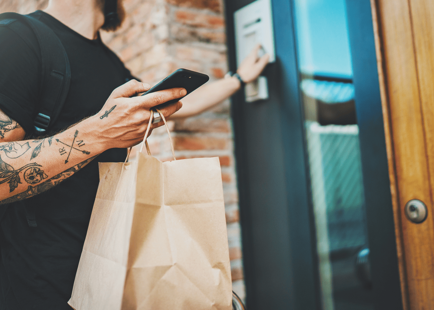 Food-delivery-courier