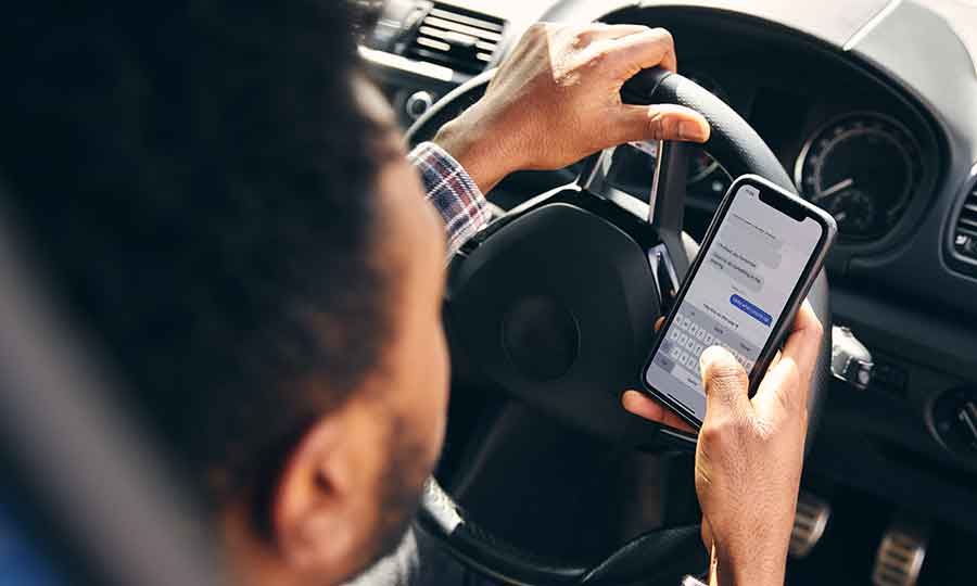 How to avoid distractions as a Private Hire or Courier Driver